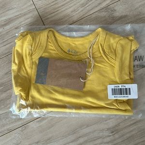 NWT Kyte Baby Bodysuit in Pineapple 12-18m